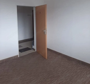 Birou de închiriat   12 mp, etajul II