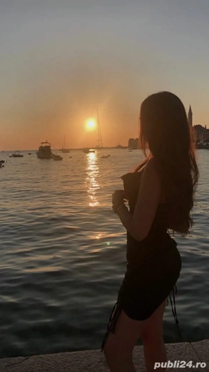 Tanara ofer masaj de relaxare