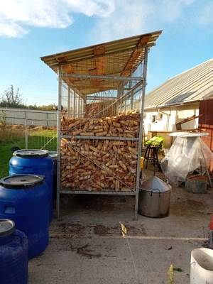 vând coșer pentru porumb confecționat din țeavă pătrată și plasă metalică.