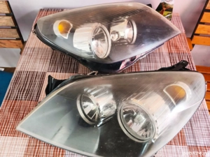 Vând faruri Opel Astra h
