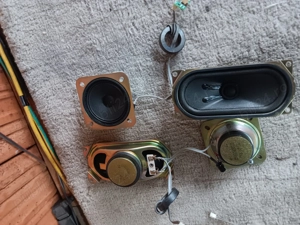 set 4 difuzoare 15w 8ohm de pe tv Schneider ldt3205