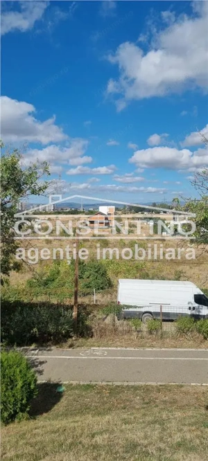 Se vinde teren , in Parcul Tineretului,cu deschidere si vedere spre lac. - imagine 2