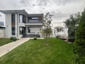 Casa deosebita, 170 mp utili, zona sud-estica, cu pompa de caldura si panouri  - imagine 3