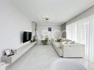 Vanzare apartament decomandat ultrafinisat + parcare cartierul Sopor