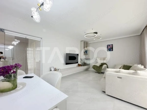 Vanzare apartament decomandat ultrafinisat cu parcare cartierul Sopor 