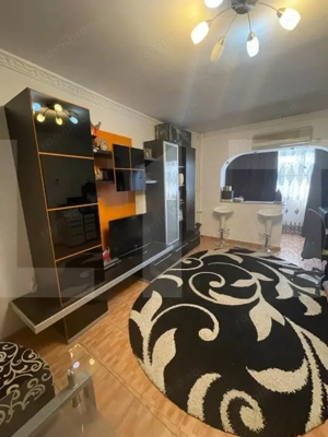 Apartament cu 2 camere, decomandat – Strada Moinești, București