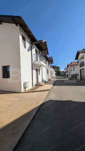 Casă tip duplex, 176 mp utili + teren 204 mp, front stradal 16 m - imagine 2