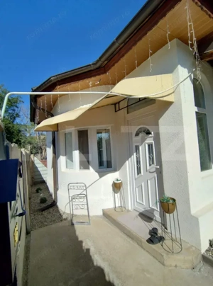 Casa la strada in Lipovu, renovata recent, 850 mp curte - imagine 2