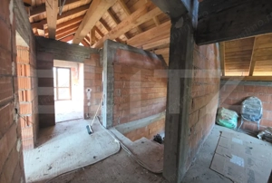 Teren 10 ari cu casă la roșu 240 mp cu plus garaj–Valea Rusului, panorama oraș - imagine 12