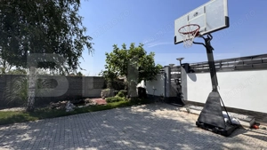 Casă superbă S + P + 2E de 353 mpu, teren 1307 mp, Veteranilor