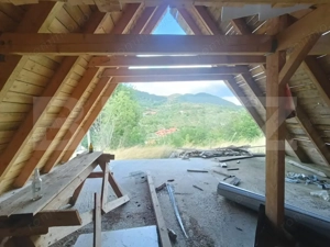 Cabana la rosu 150 mp cu teren de 3500 mp in Ampoita  - imagine 5