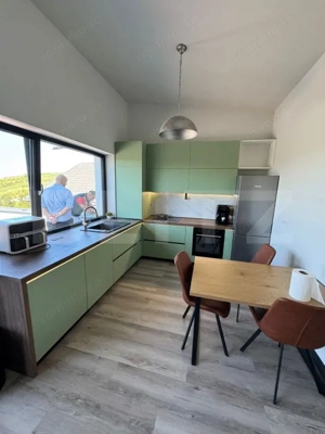 Apartament cu 3 camere, prima inchiriere, 80 mp, parcare, terasa, zona Dezmir