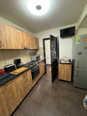 Apartament 3 Camere , Semi Decomandat , Etaj 1 ,Zona Alexandru Obregia - imagine 6