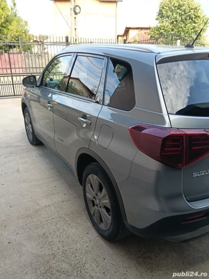 vând Suzuki Vitara Hibrid  - imagine 6