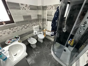 Pașcani - Vilă modernă, curte spațioasă 1000mp, terase, garaj și demisol - imagine 11