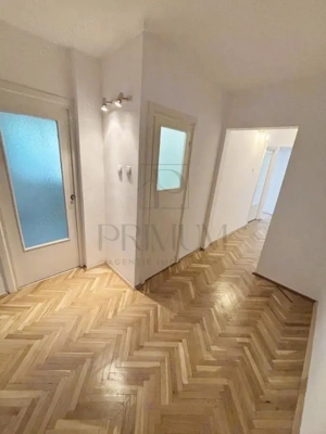 SAGUNA - 3 Cam - Decom - Centrala Proprie - 2 Bai - 3 Boxe - Garaj - ETAJ 1 - imagine 6