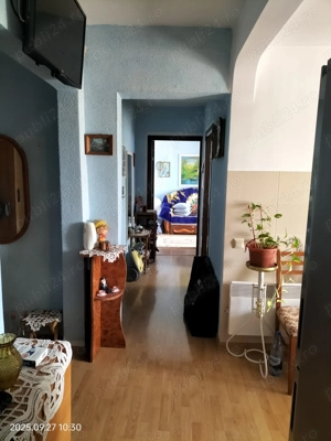De vânzare apartament cu trei camere confort 1  - imagine 2