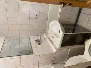 Inchiriez garsoniera zona Imparatul Traian( Strada Carpati) - imagine 3 Inchiriez garsoniera zona Imparatul Traian( Strada Carpati) - imagine 3