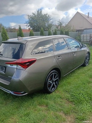 Toyota Auris 2017 hybrid - imagine 2