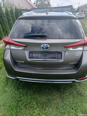 Toyota Auris 2017 hybrid - imagine 4