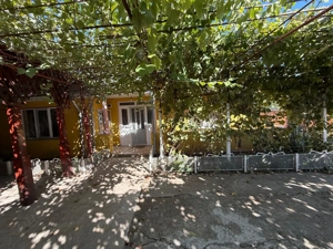 Casa spatioasa cu teren generos in tecuci