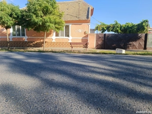 Vând casă cărămidă+ văiugă + teren pentru casâ in com. Livezile jud.Timiș. Două CF