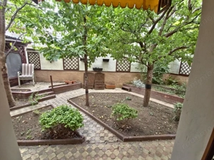 Casă individuală Km 5 – curte cu foișor, acces privat, termen lung - imagine 4 Casă individuală Km 5 – curte cu foișor, acces privat, termen lung - imagine 4