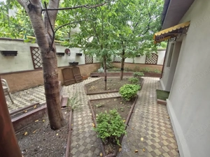 Casă individuală Km 5 – curte cu foișor, acces privat, termen lung - imagine 3 Casă individuală Km 5 – curte cu foișor, acces privat, termen lung - imagine 3