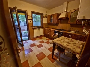 Casă individuală Km 5 – curte cu foișor, acces privat, termen lung - imagine 5 Casă individuală Km 5 – curte cu foișor, acces privat, termen lung - imagine 5