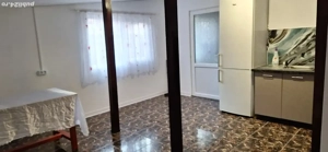 închiriez 1 camera la casă cu bucatarie si baie  - imagine 3