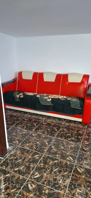 închiriez 1 camera la casă cu bucatarie si baie  - imagine 2