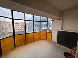 Apartament 3 camere decomandat de inchiriat pe Calea Severinului Craiova - imagine 9 Apartament 3 camere decomandat de inchiriat pe Calea Severinului Craiova - imagine 9