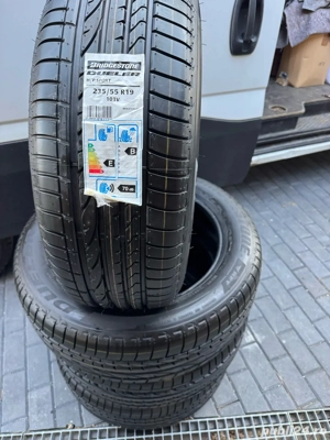 Bridgestone 235/55r19 