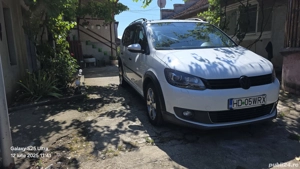 tVolkswagen Touran Cross