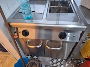 Plita, friteuza vitrina Forcar hota inox, monitoare Samsung