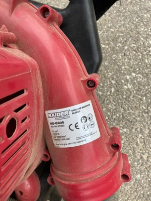 Vând urgent o motopompă portabilă + accesorii, o freză de zăpadă și o suflantă pentru frunze.   - imagine 4