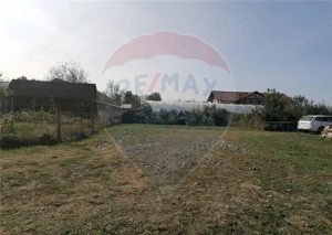 Casă la rosu spre vânzare,  Busag, acces privat - imagine 3