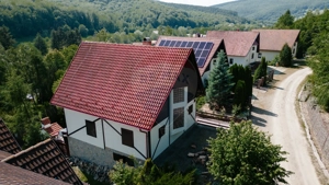 Vilă cu 6 camere, teren de 1000mp, într-un resort montan privat