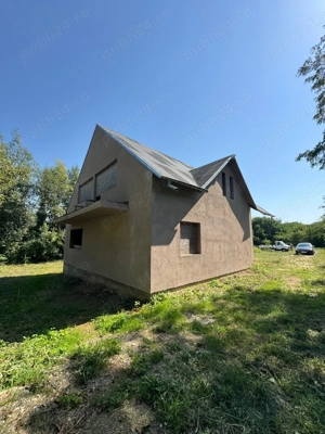 Vând casă structură lemn la rosu