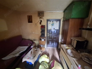 garsionera RAHOVA langa piata , etaj 3, 15mp, bloc din 1972 - imagine 3
