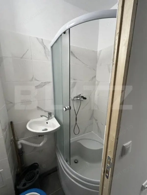 Camera de vanzare, 13mp, complet renovata, zona Tractorul - imagine 4