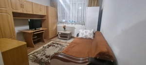 Chirie, garsonieră, mobilată, utilată, parter Blv Dacia. 250 Euro/lună