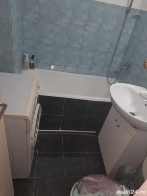 închiriez garsoniera