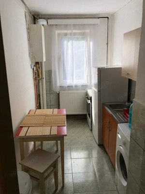 Ofer 1 cameră complet DECOMANDAT etaj 1 Complex cu CENTRALĂ  PROPRIE mobilat si utilat ... liber - imagine 3