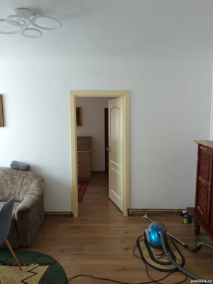 Închiriez  schimb cu casa apartament 3 camere central - imagine 2