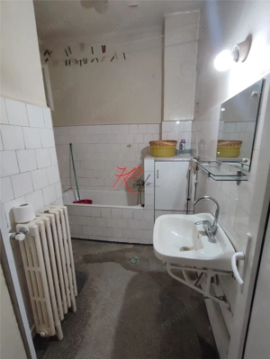 Vanzare apartament 3 camere in bloc mic, Polona - imagine 13