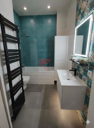 Vanzare apartament 3 camere in bloc mic, Polona - imagine 14