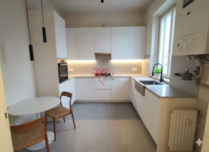 Vanzare apartament 3 camere in bloc mic, Polona - imagine 11