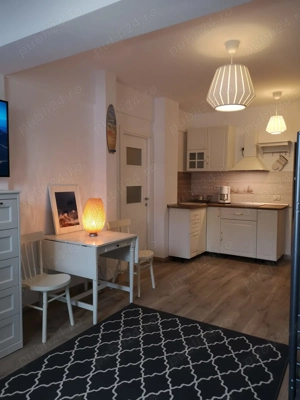 Garsoniera De Inchiriat Zona Reyna - imagine 4