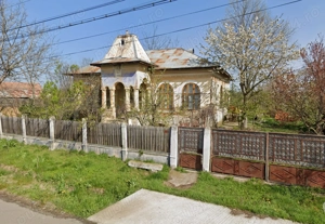 Casa boierească cu 3 camere, teren 1500mp + gradina 500mp
